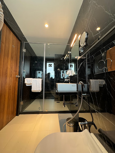 HOTEL MUMBAI HOUSE MALAD